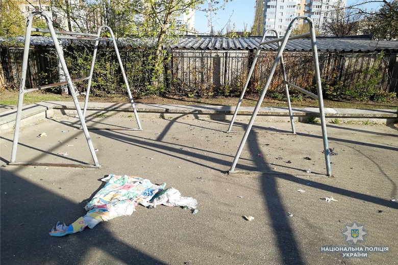 В Киеве на спортивной площадке произошел взрыв