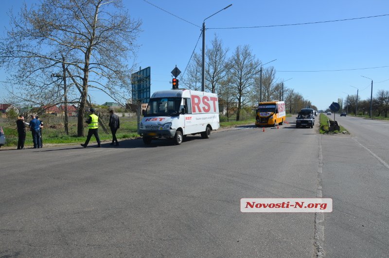 рута2 В Николаеве столкнулись две маршрутки: трое пострадавших