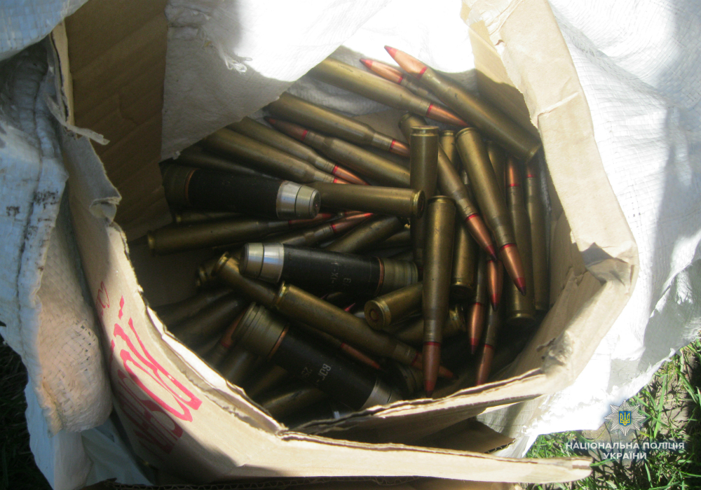 боеприпасы2 В Черкасской области обнаружили тайник с боеприпасами