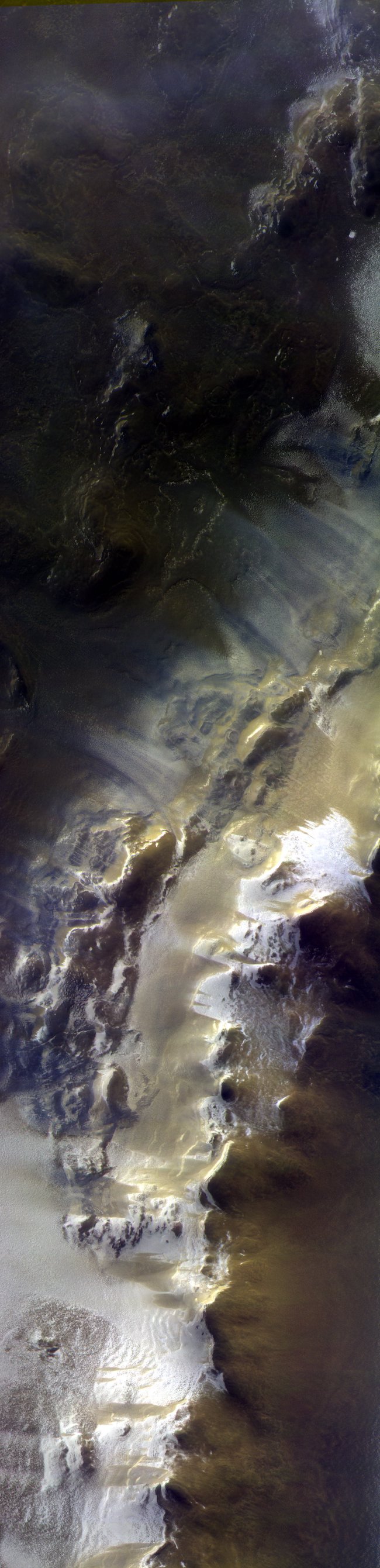 Зонд ExoMars прислал первые цветные снимки Марса - фото