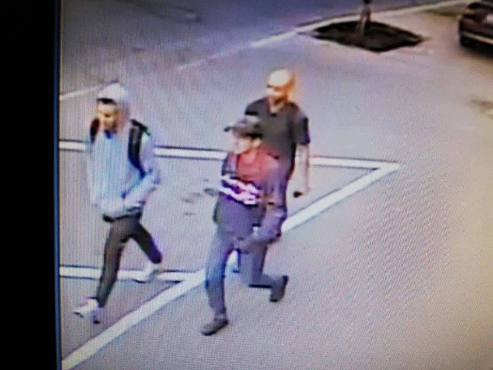 камера3 Полиция разыскивает подозреваемых в нападении на защитника ДАП