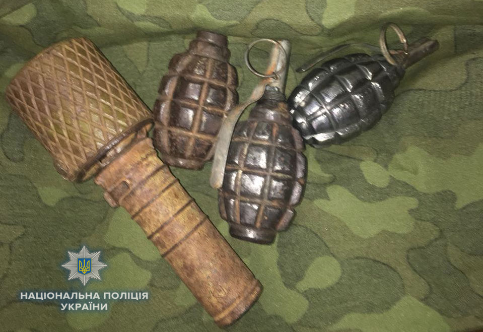У жителя Ровно обнаружили "склад" оружия и боеприпасов: фото