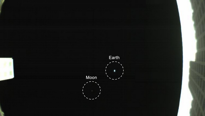Как мы выглядим в космосе с 1 млн км: фото с марсианского кубсата