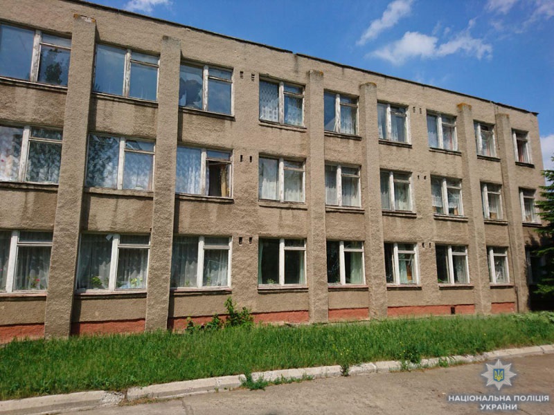 photo_2018-05-17_11-10-58 Боевики обстреляли школу в Донецкой области
