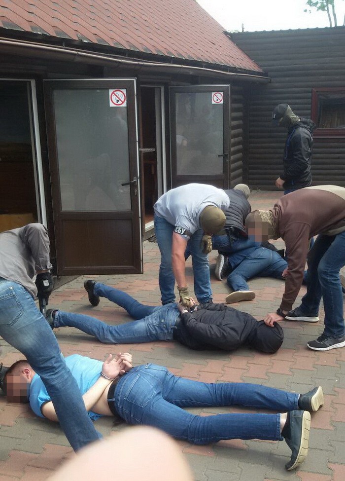 СБУ: В Киевской области за вымогательство задержаны члены ОПГ