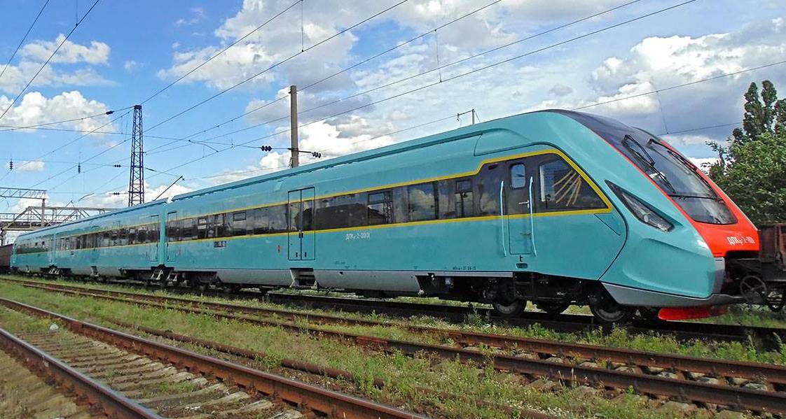 Пригородный дизель-поезд ДПКр2 "Обрій", производства КВСЗ. Единственный экземпляр эксплуатируется Львовской ж/д