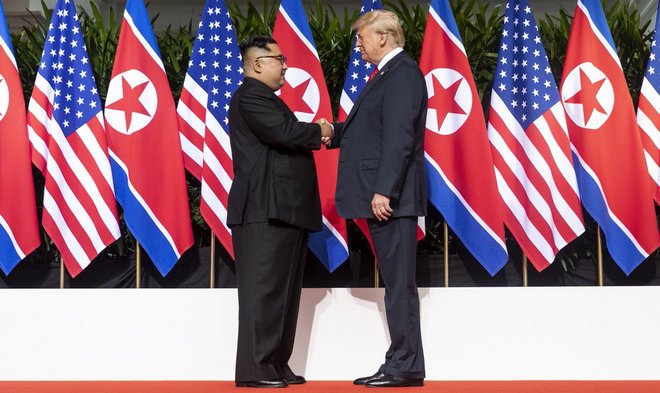 Трамп и Ким Чен Ын встретились в Сингапуре: фото для истории
