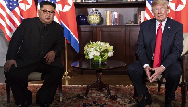 Трамп и Ким Чен Ын встретились в Сингапуре: фото для истории