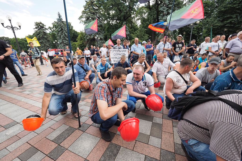 В стычках под Радой пострадали 8 полицейских, есть задержанные