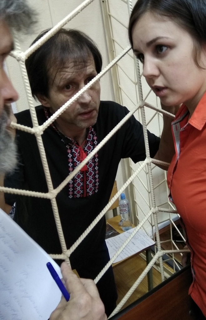 null Фото дня: крымчанин Балух до тюрьмы и на 96-й день голодовки