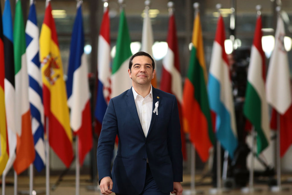 Премьер-министр Греции впервые надел галстук: фото