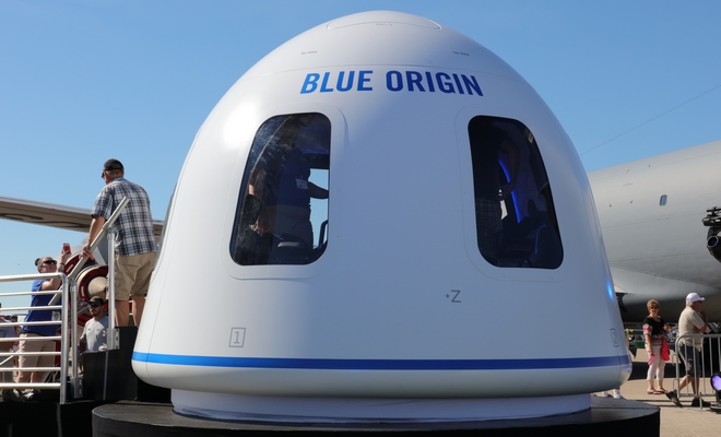 В космос и назад: Blue Origin обещает желающим билеты с 2019 года