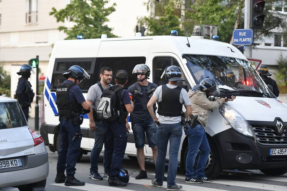 Во Франции беспорядки из-за убийства полицейскими мужчины: видео