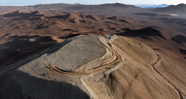 В пустыне Чили строят телескоп чудовищных размеров: видео 360°