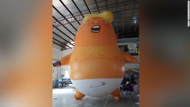 Над Лондоном запустят воздушный шар "Трамп в подгузнике": фото