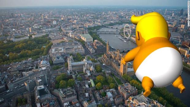 Над Лондоном запустят воздушный шар "Трамп в подгузнике": фото