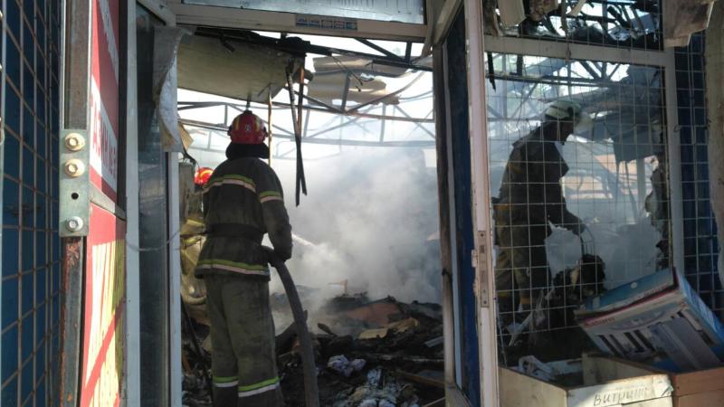 В Славянске сгорел центральный рынок: фото