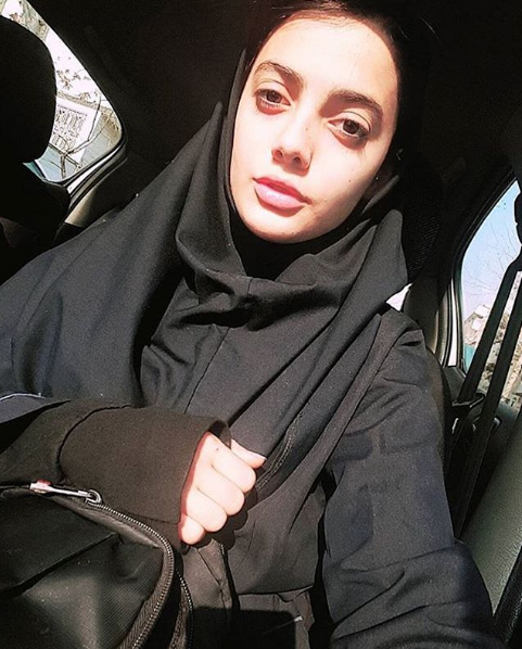 В Иране арестовали девушку за посты с танцами в Instagram - видео