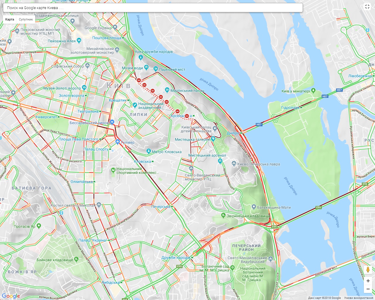 Центр Киева блокирован, пробки 8-9 баллов: какие улицы объезжать