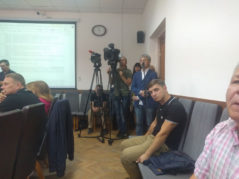 Александр Ткаченко у микрофона