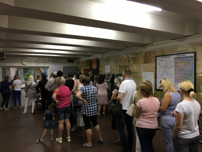 Подорожание проезда в метро: как киевляне хотят сэкономить - фото