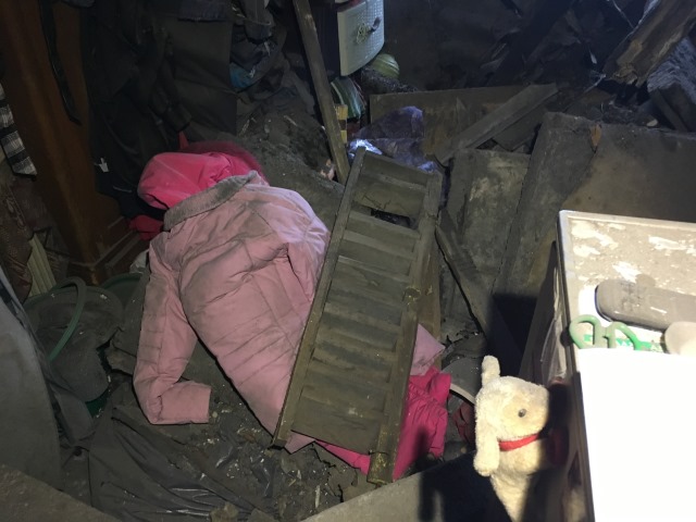 В Житомире в жилом доме рухнула крыша: фото 