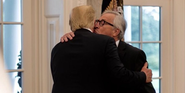 null Трамп после беседы с Юнкером: ЕС купит бобы и огромные объемы СПГ