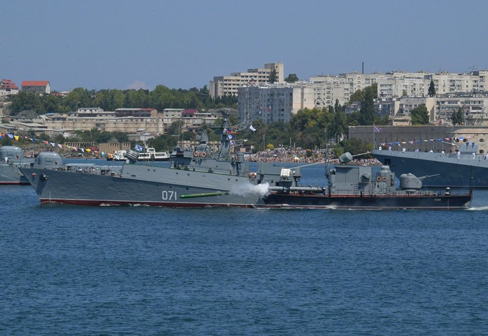 null Дмитрий Медведев незаконно приехал в оккупированный Крым - фото