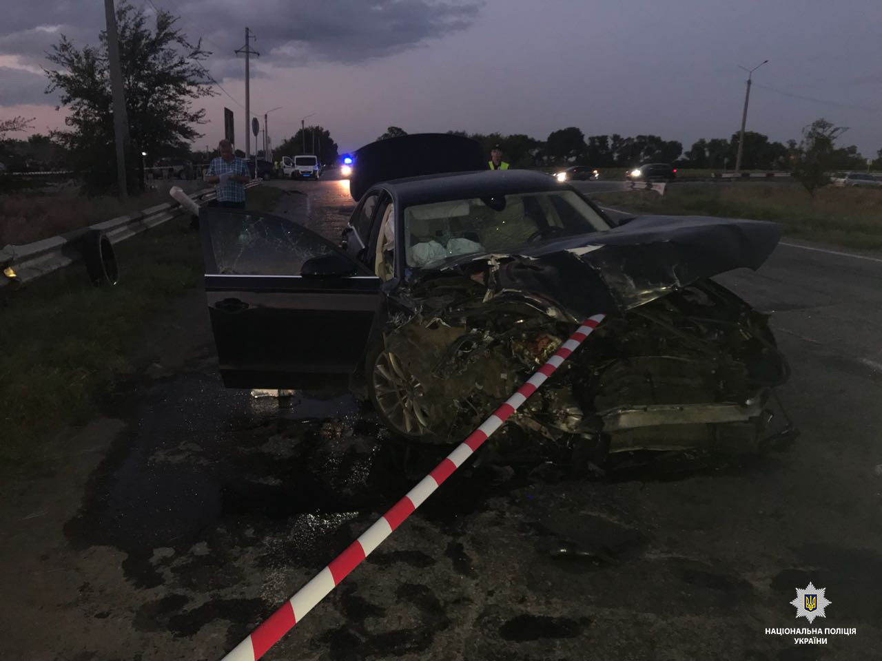 Под Днепром автобус столкнулся с авто: есть погибшие - фото