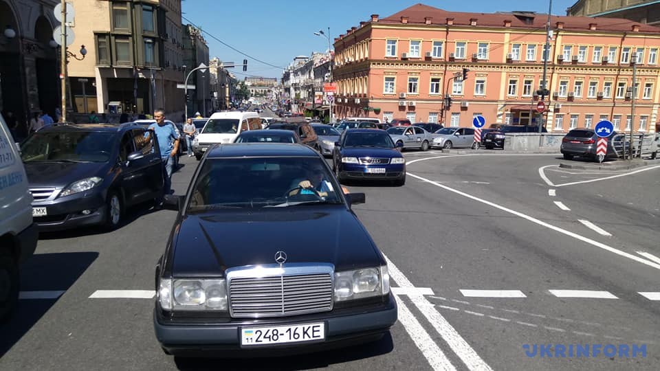 null Почтовую площадь в Киеве перекрыли из-за подтопления раскопок