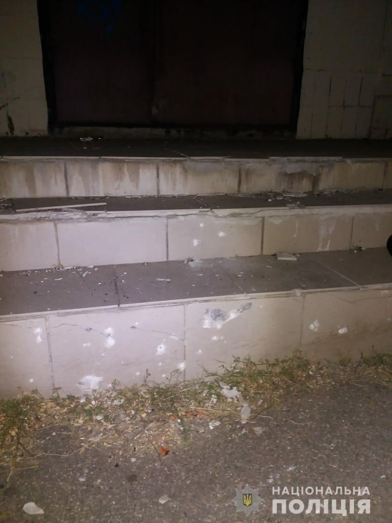 В Харькове ночью самодельной взрывчаткой подорвали человека