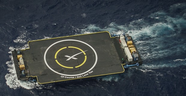 null SpaceX возвратилась к запускам ракет с ночным стартом: видео