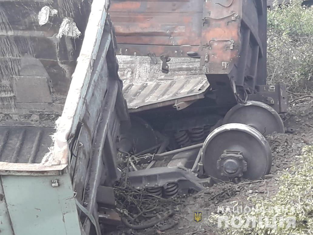 null Под Красноградом электричка столкнулась с товарными вагонами