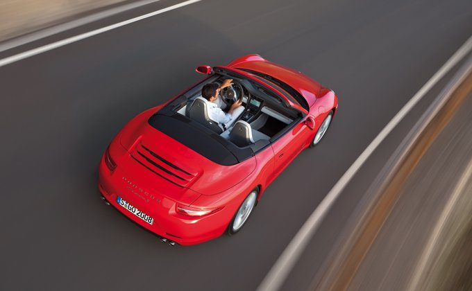 Porsche рассекретил кабриолет 911 Carrera