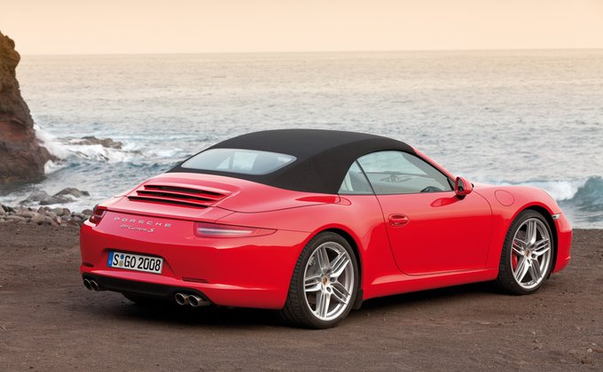 Porsche рассекретил кабриолет 911 Carrera