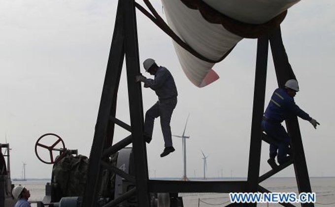 В Китае запущена крупнейшая ветровая электростанция