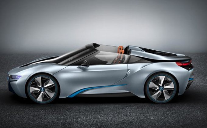 BMW представил гибридный спорткар i8 Concept Spyder