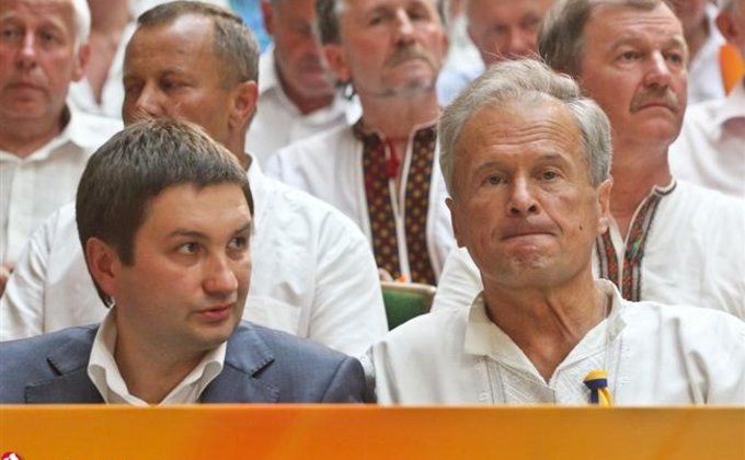 Под крики "ганьба": Ющенко в Киеве собрал последних сторонников