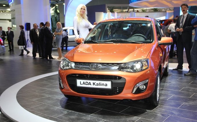 АвтоВАЗ на автошоу в Москве: новая Kalina и "зеленая" EL Lada