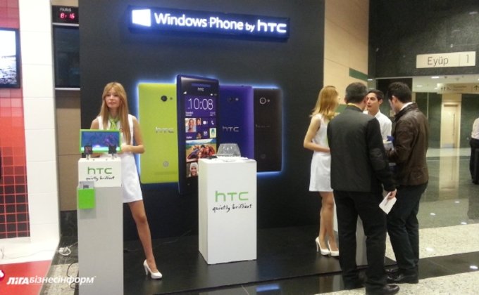 Blackberry, Nokia, Huawei и HTC привезли новинки в Турцию
