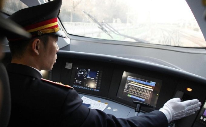 В Китае открыли самую длинную в мире железную дорогу