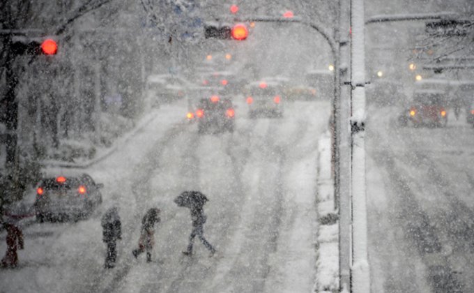Снежное бедствие в Японии: закрыты дороги, отменены авиарейсы