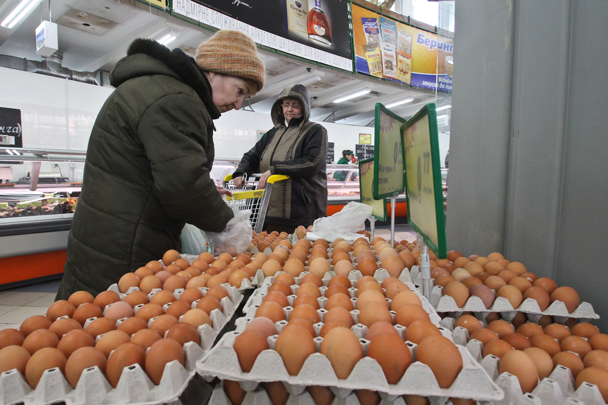 Бизнес-неделя: Яйца за 80 грн, валютные нововведения Нацбанка и коррупционные дела НАБУ