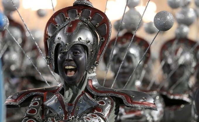 Карнавал в Рио: танцы инопланетян, игрушек и сказочных чудовищ