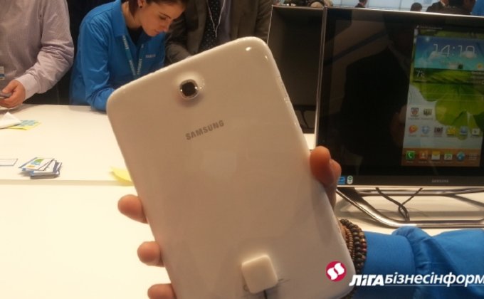 Новый Galaxy Note 8.0: живые фото