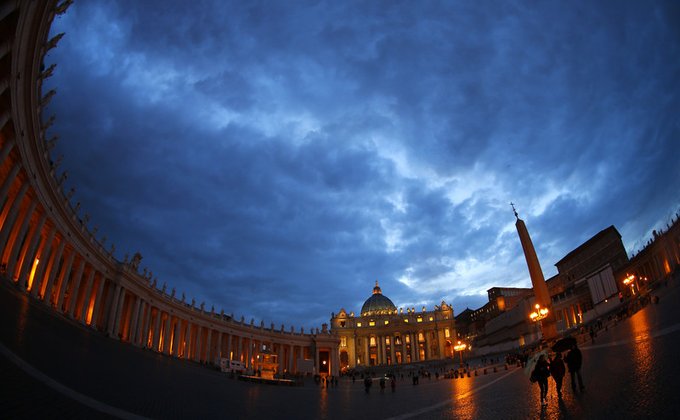 В Ватикане приступают к выборам нового папы Римского 