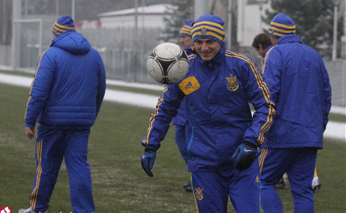 Сборная Украины на снегу готовится к Польше: фоторепортаж