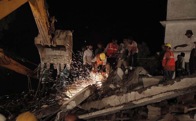 В Индии рухнул семиэтажный дом: погибли 28 человек