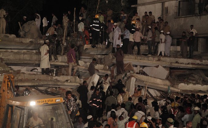 В Индии рухнул семиэтажный дом: погибли 28 человек