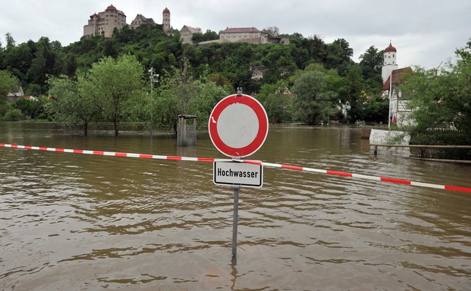 Наводнения в городах Германии: вода уже затопила первые этажи